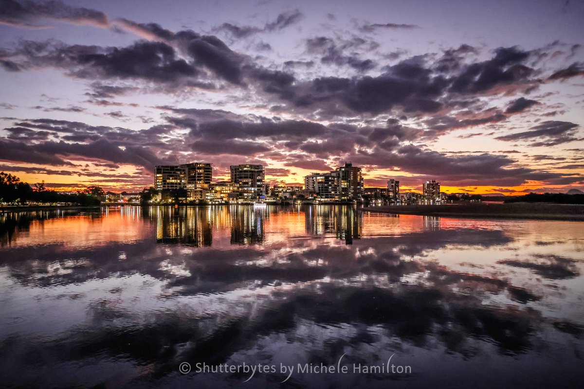 ShutterbytesMH's tweet photo. The view over the Maroochy River, taken from The Boat Shed, #CottonTree.
#SunshineCoast
#Queensland
#sunsetphotography
#travelphotography https://t.co/8pi0aLAbHE
