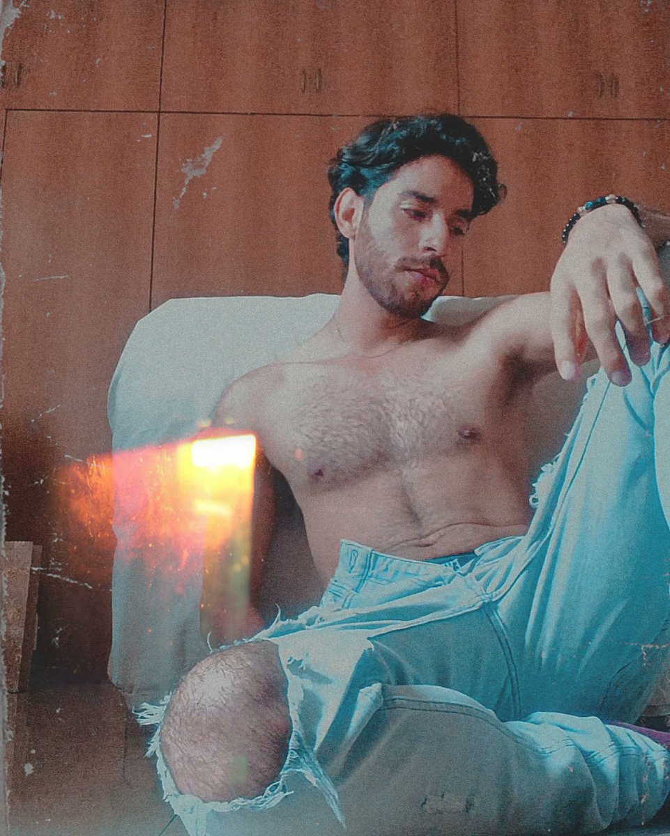 k3vinq2's tweet photo. ❤️‍🔥Done pickin' up pieces of my soul up off the floor💥💪🏼
.
Me levanté ✨🔥
.
#actor #casting #photos #filtro #house #like #men #man #viral  #model #meamo #sexy #boy #soyasi #fire #actitud #piecesofmysoul #revista #singer #bodypositive https://t.co/QXuVNuh8IE