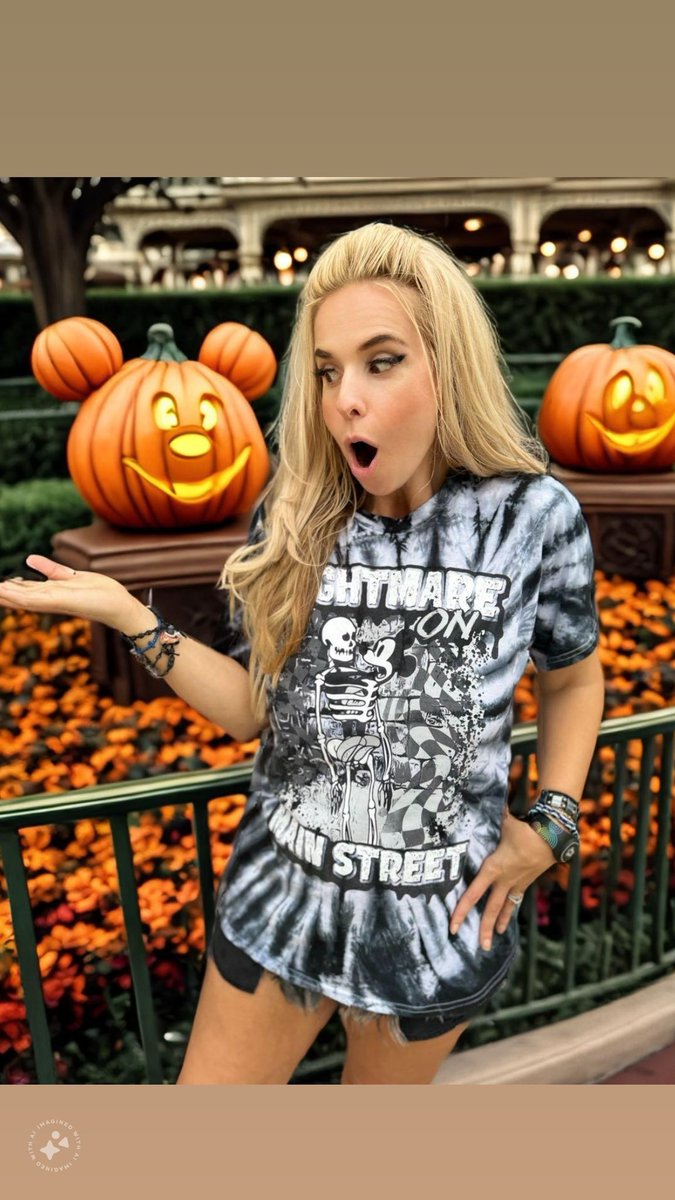 LBVTV's tweet photo. We found the craziest new Disney Halloween merch and literally scoured all four Disney parks to find every single bit. We found everything! Literally 😂 https://t.co/KdQmjFrhZf Disney let us know what you think in our vlog and the Minnie Sanderson sipper! #disney #disneyworld https://t.co/qOBRn1FTri