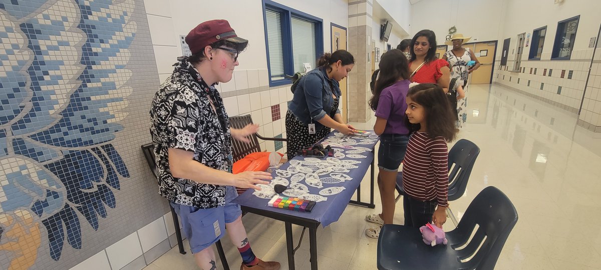 Schrade MS (@schrade_falcons) on Twitter photo Fantastic fine arts gives back with face painting at our first porch party! #GISD #gisdnews <a href="/gisdnews/">Garland ISD</a> <a href="/GISDArts/">GISD Fine Arts</a> Fantastic fine arts gives back with face painting at our first porch party! #GISD #gisdnews <a href="/gisdnews/">Garland ISD</a> <a href="/GISDArts/">GISD Fine Arts</a>