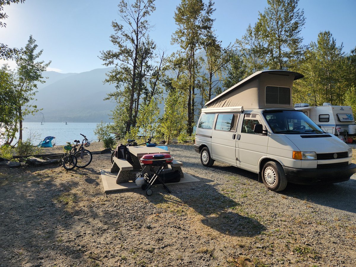 dutch_franklin's tweet image. Magnificent day for beachfront camping in BC. Crystal clear water, BBQ, hikes, bikes, games and ring toss on the beach.

#explorebc #canada #beautifulbc #britishcolumbia #hellobc #explorecanada #nature #bc #bcisbeautiful