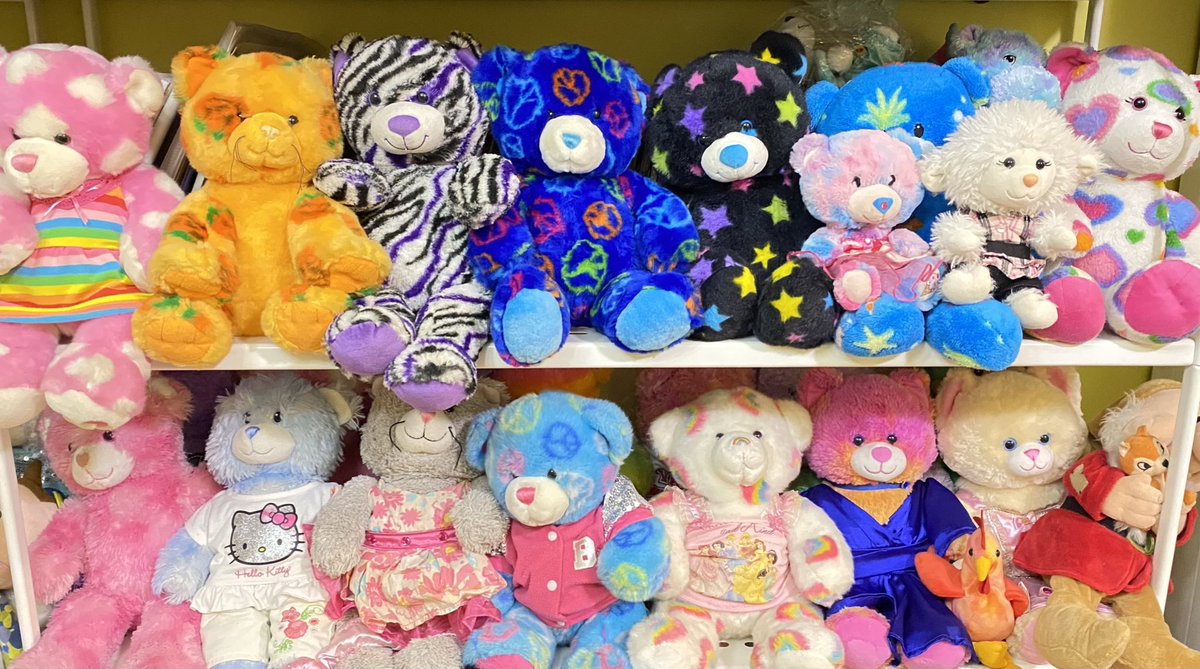 9501TYONG's tweet photo. build a bear collection for sale ! 🧸💐
— pick the one u like and dm me to confirm ur order ❣️ GRAB YOURS NOW !!!!!

payment by 🍊 or tf ! 

🏷️ build a bear preloved murah https://t.co/bMiBV39Oet