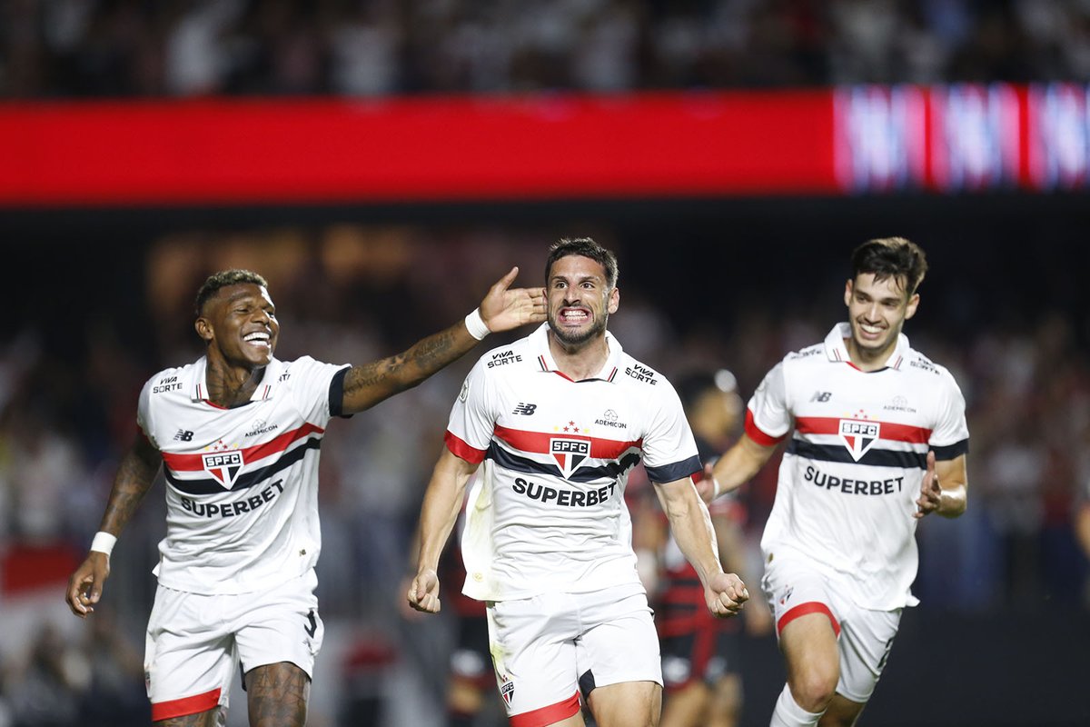 somosaopaulinos's tweet photo. HOJE TEM COPA DO BRASIL!
HOJE É DIA DE SÃO PAULO! https://t.co/5WCZ4yS6mK