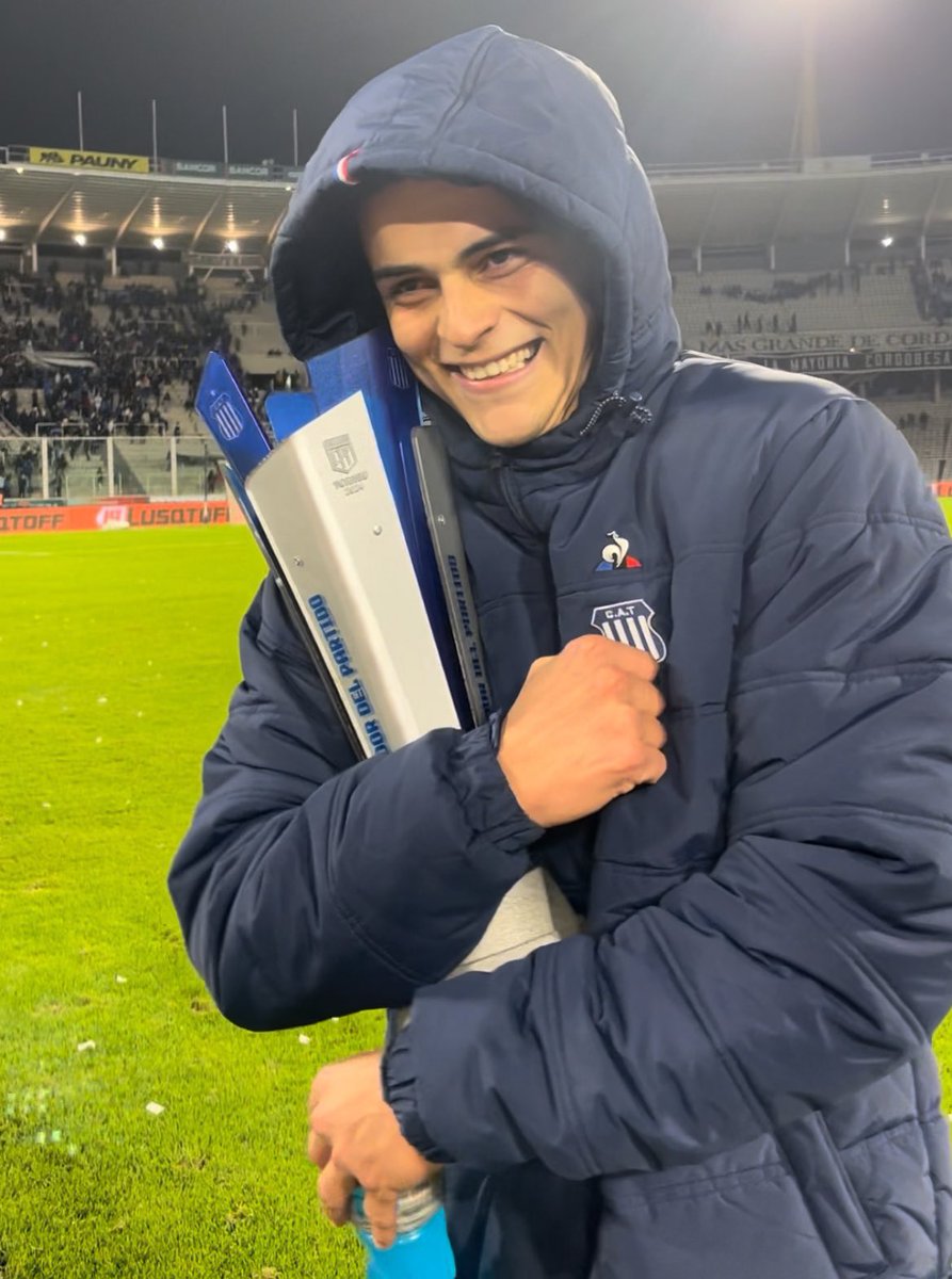 Estoy así 🥰💙🤍💙