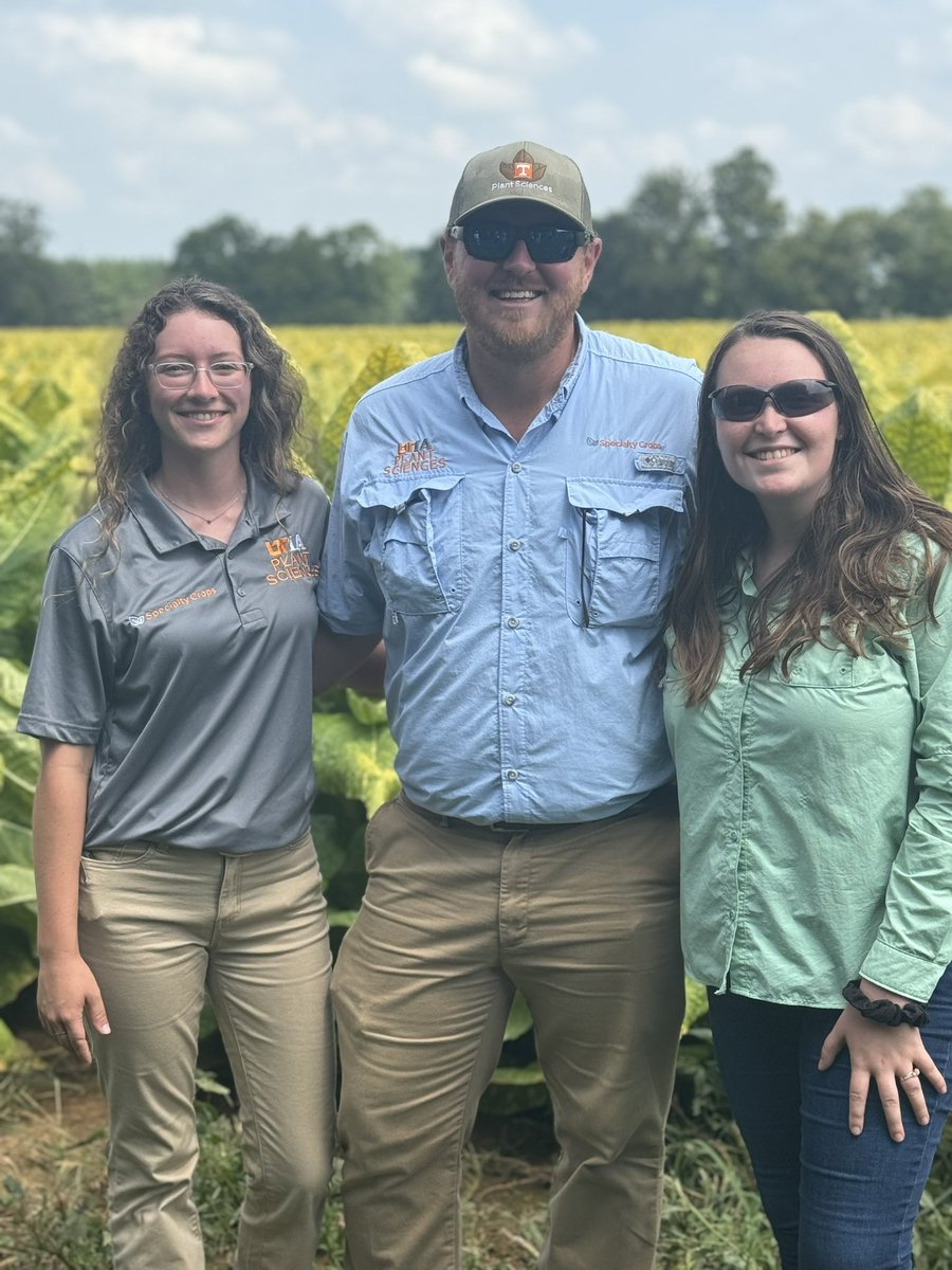 UTAgronomy's tweet photo. Very proud of these two today! Sharing results from their research with producers about production practices and foliar disease management at the Burley Tobacco Tour at the @UKAgriculture. 

Real. Life. Solutions. @UTIAg @UTPlantSciences @epp_tn @UTAgResearch @utextension https://t.co/oR40Kq9n79