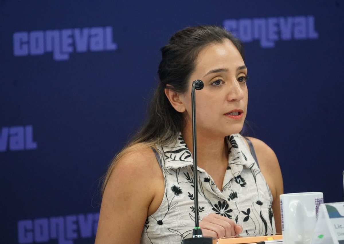 coneval's tweet photo. Mariana Galindo señaló que el #IRSL da cuenta del acceso a los derechos sociales en las unidades territoriales 🗺️a través del tiempo, lo que permite identificar los avances y retos del desarrollo social entre 2000 y 2020 para que se tomen decisiones con base en evidencia. ✅ https://t.co/8ie1yMC5RT