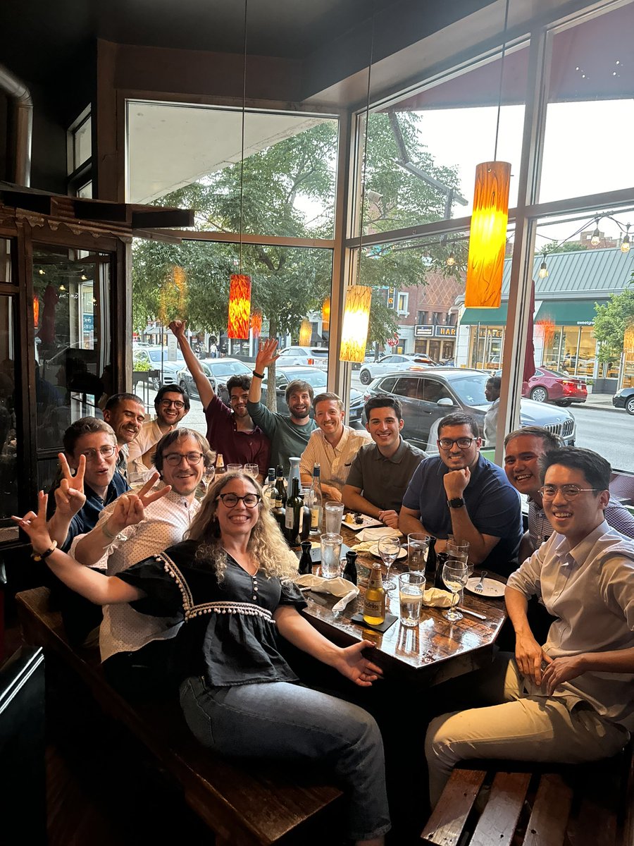 MFRProgram's tweet image. After a long day of rigorous research presentations and fruitful discussions on macroeconomics, our Summer Session young scholar participants got to enjoy a relaxing dinner coupled with live jazz! #EconTwitter