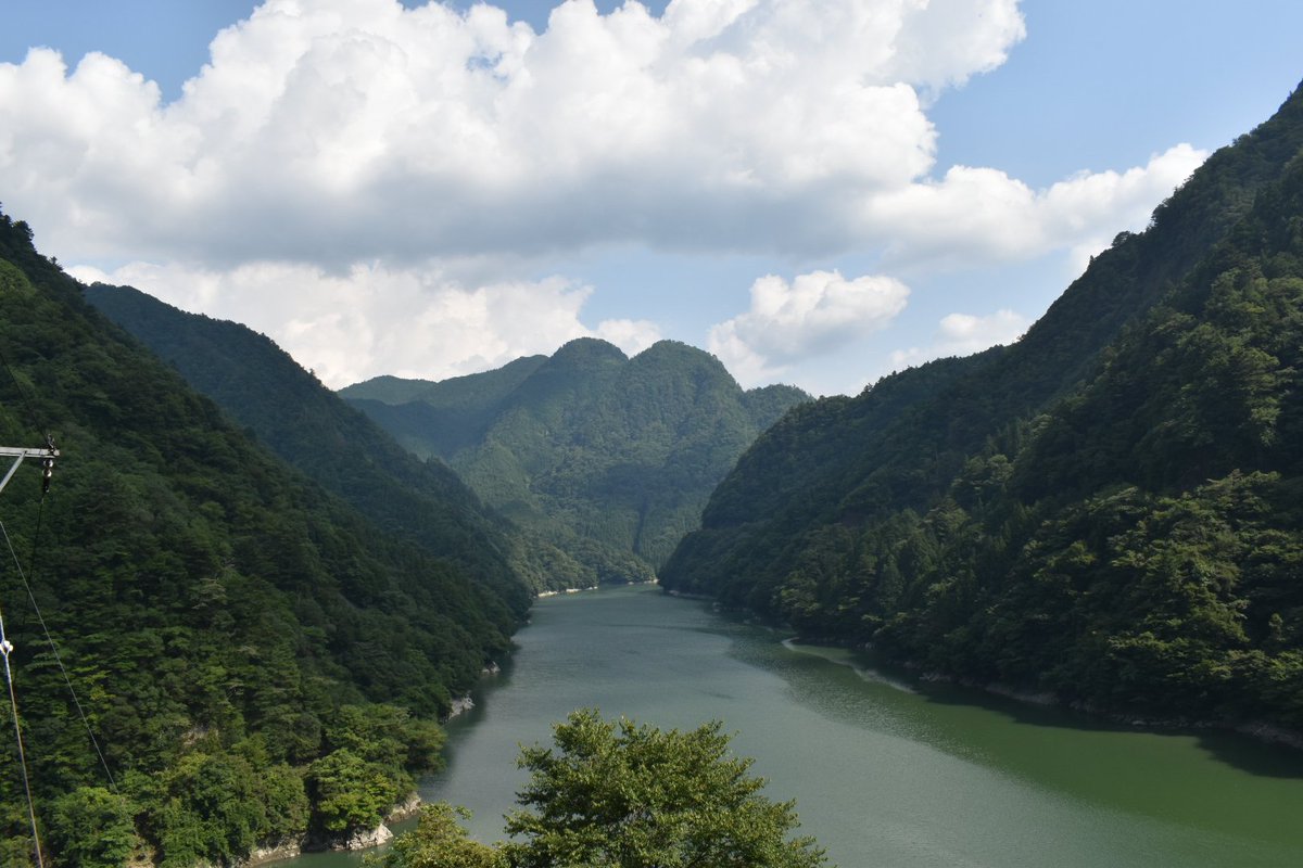 Rune_jara's tweet image. 朗読劇に行った次の日から、色々旅してました。

また山行ったり、廃村行ったり廃校行ったり、違う地域のお祭りに行ってみたりと…。今回は地元の方にも色々とお話を聞けたりして、とても楽しい車中泊旅になりました◎

#旅
#山
#夏