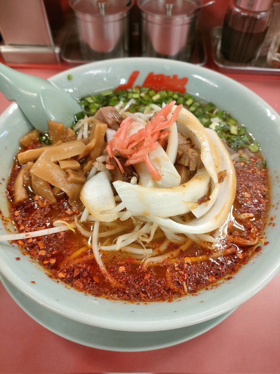 旨辛とんこつラーメン
初めて食べたけど旨かった。