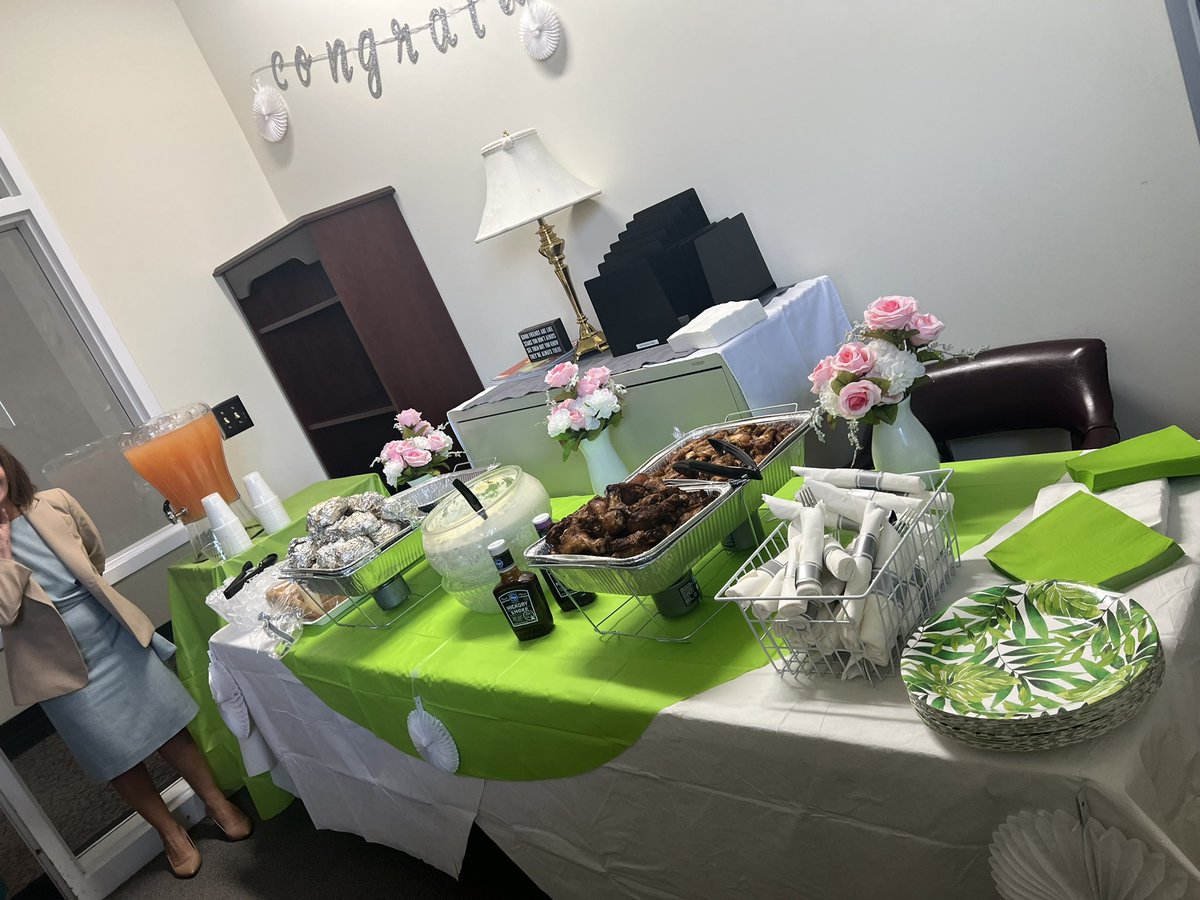 ljswiggins's tweet image. Thank you Leadership Lane for the celebration!  I felt the love today!  Thank you @MASuddeth  for the continued support! Also, congratulations to @mcraekristen10 !  #Area2fortheWin #LeadHerShip #GameOnHCS