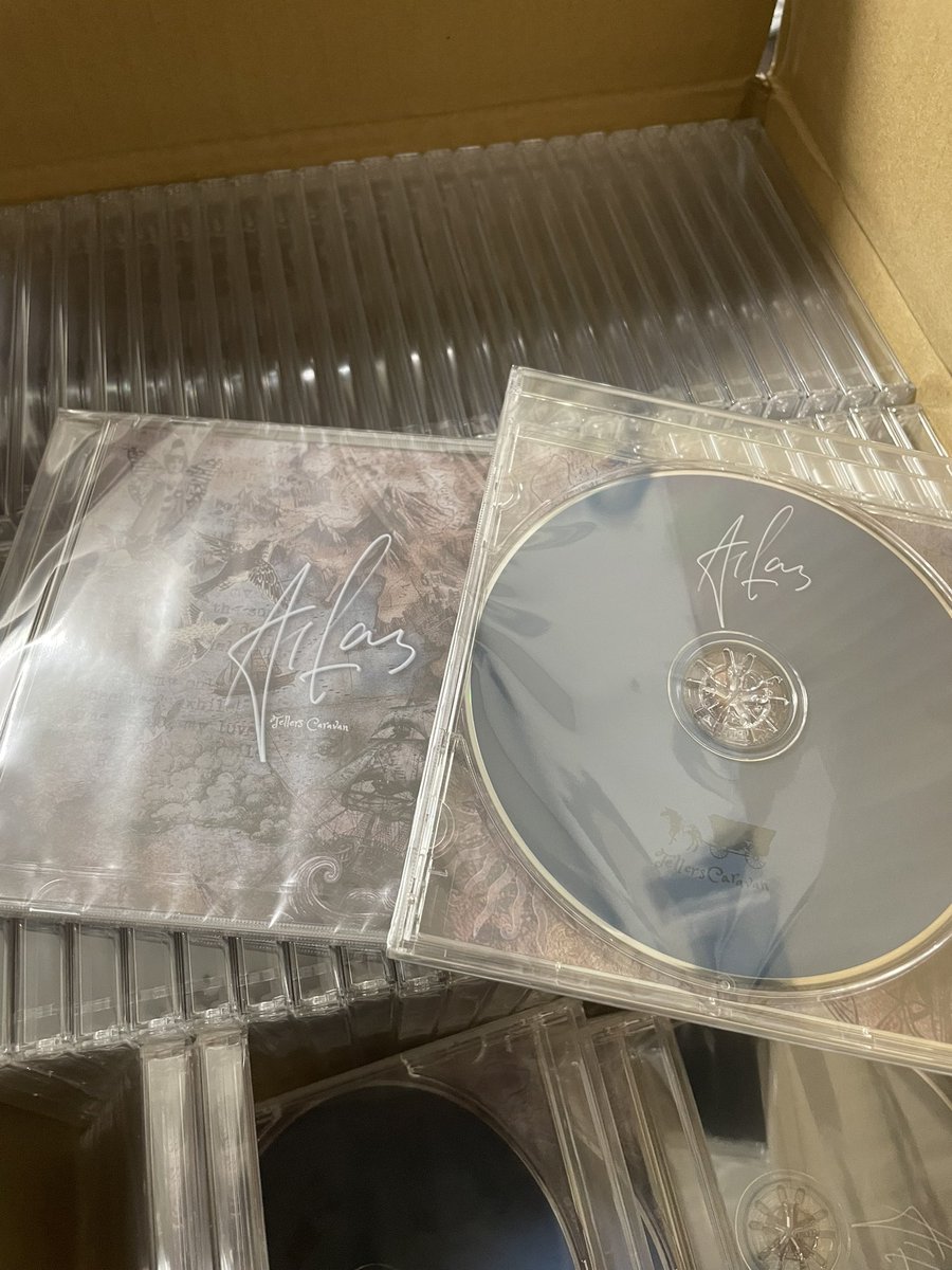 TellersCaravan's tweet photo. ミニアルバム「Atlas」が完成いたしました！

1.妖精の収穫祭
2.OLD SWING
3.魔法のほうき
4.砂漠の王國
5.絵の中の航海
それぞれの曲の香り漂う5曲が詰まった一枚です。
8/11日溝の口劇場「王の賭け事」より是非手に入れてくださいね。🫅 https://t.co/f5fOPOqZOM