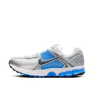 SOLELINKS's tweet photo. Ad: Nike Zoom Vomero 5 on sale for $96 each + shipping, use code FLASH40

Photon Dust/University Gold:https://t.co/gBsfTVCoN7
Vapor Green:https://t.co/UeXvGJOTmh
Metallic Silver/Photo Blue:https://t.co/e1KB0Y8KqP
USA:https://t.co/1heGvGodBi (free shipping) https://t.co/p9PorivrIi