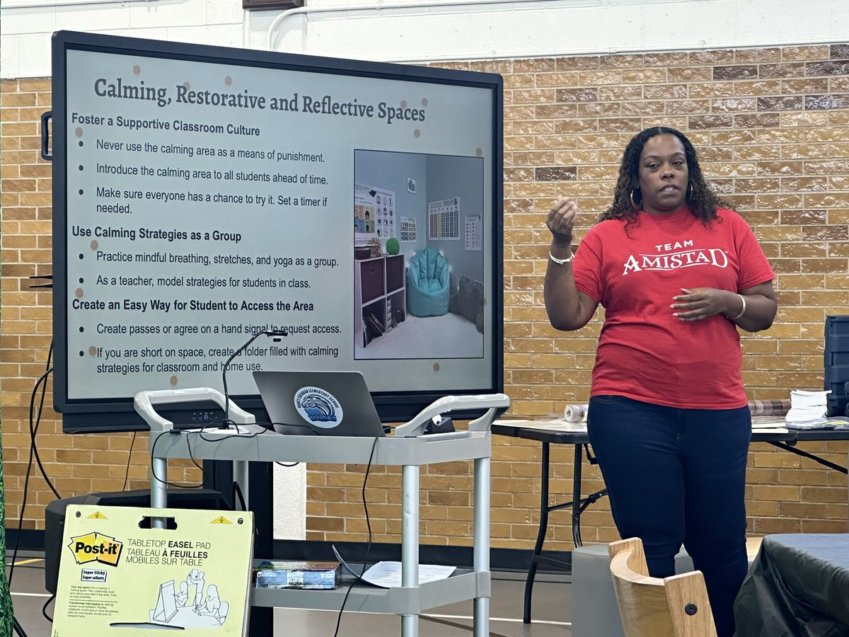 cochran_school's tweet photo. Terrific practice of a few of our school wide norms. #ThresholdGreetings #RespectAgreement #MoodMeter #SafeSpaces #MorningMeetings S/o to our counselors for facilitating this session. @ACEDallasISD @SHussainDISD https://t.co/eRDayumHvw
