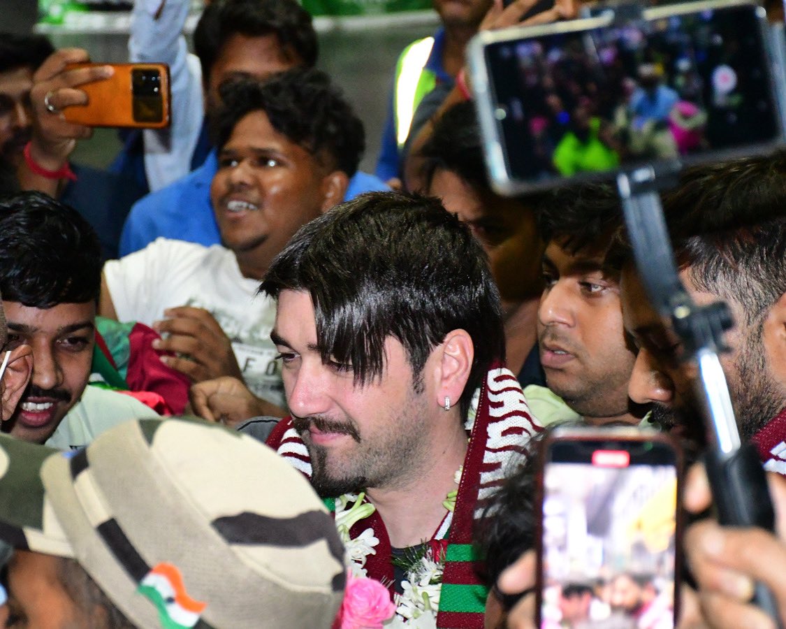 krirapremi's tweet image. 👑 Dimi Petratos has arrived ✈️️

#Dimi #Mohunbagan