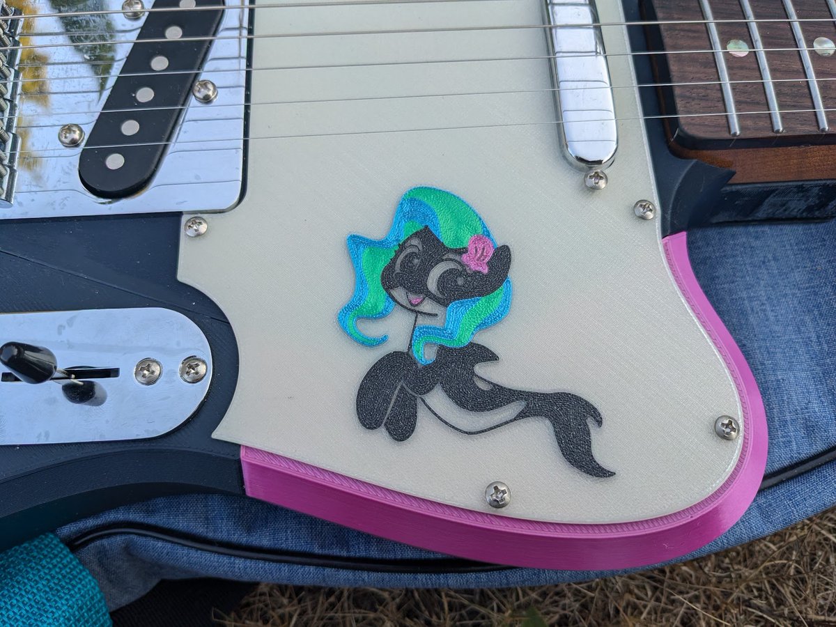 TheBpendragon's tweet photo. Coming to an @EverfreeNW Charity Auction near you! This @Marina_EFNW themed, 3D-Printed, fully functioning, electric guitar! https://t.co/2xi2tLJlUM