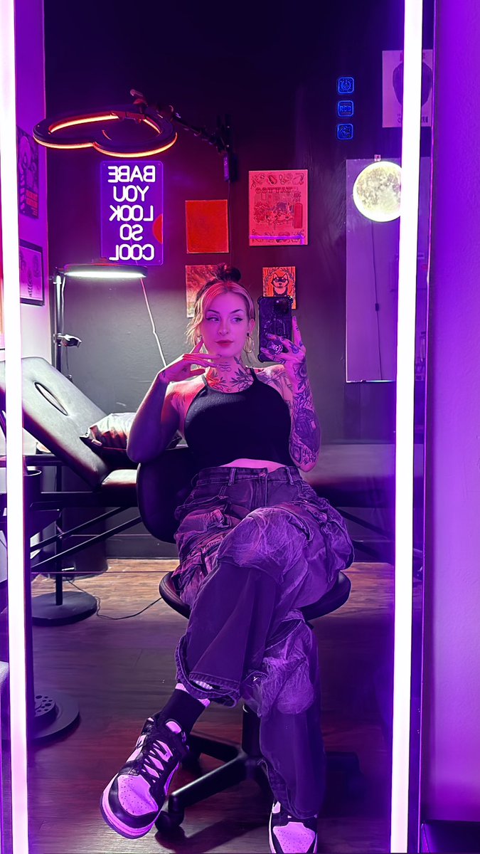 love my lil neon tattoo den