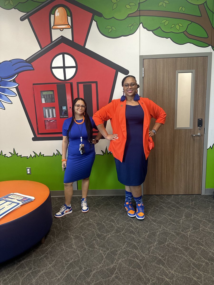 TrinaB2021's tweet photo. Who has ACE spirit? ⁦@funwithmrsdunn⁩ ⁦@HumbleISD_ACE⁩ ⁦@HumbleISD⁩ Happy 1st Day🧡💙🧡💙🧡💙🧡💙
YesWeRockOrange&amp;Blue https://t.co/yRWJebRgbM