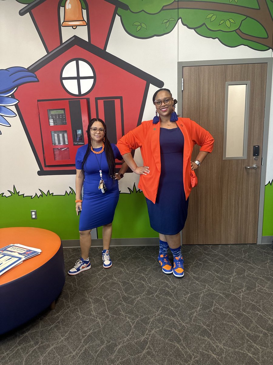 TrinaB2021's tweet photo. Who has ACE spirit? ⁦@funwithmrsdunn⁩ ⁦@HumbleISD_ACE⁩ ⁦@HumbleISD⁩ Happy 1st Day🧡💙🧡💙🧡💙🧡💙
YesWeRockOrange&amp;Blue https://t.co/yRWJebRgbM