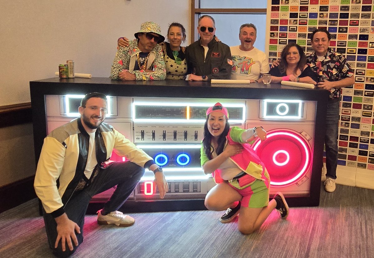 Kaoyeechue's tweet photo. Day #2. Partyin' old school style, 80's theme!!! #gmconference #chilislove https://t.co/W099e3Dwaa