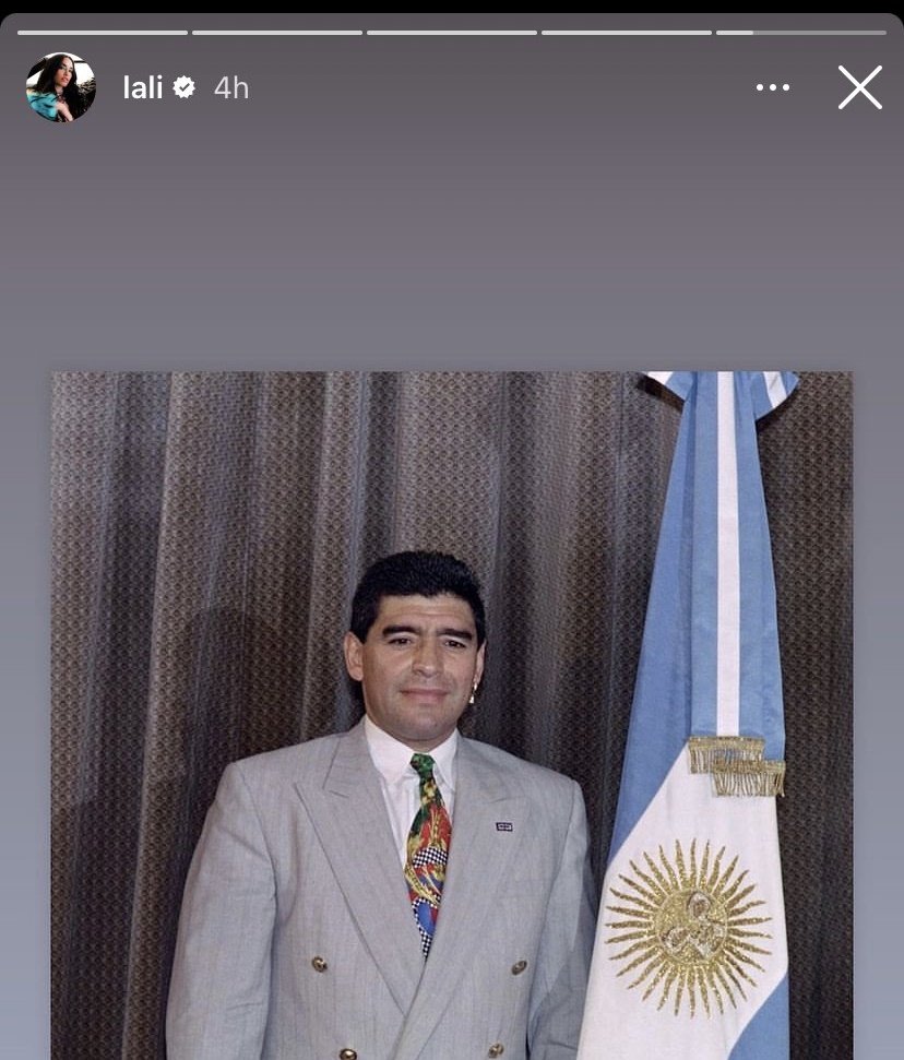 Las feministas como Lali le dicen misógino a Milei pero idolatran a Maradona💀