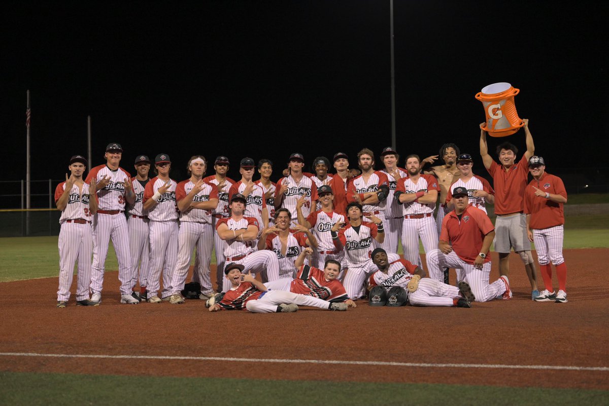 FINAL SCORE 12-2‼️

OUTLAWS WIN THE LAST HOME GAME OF THE SEASON🙌