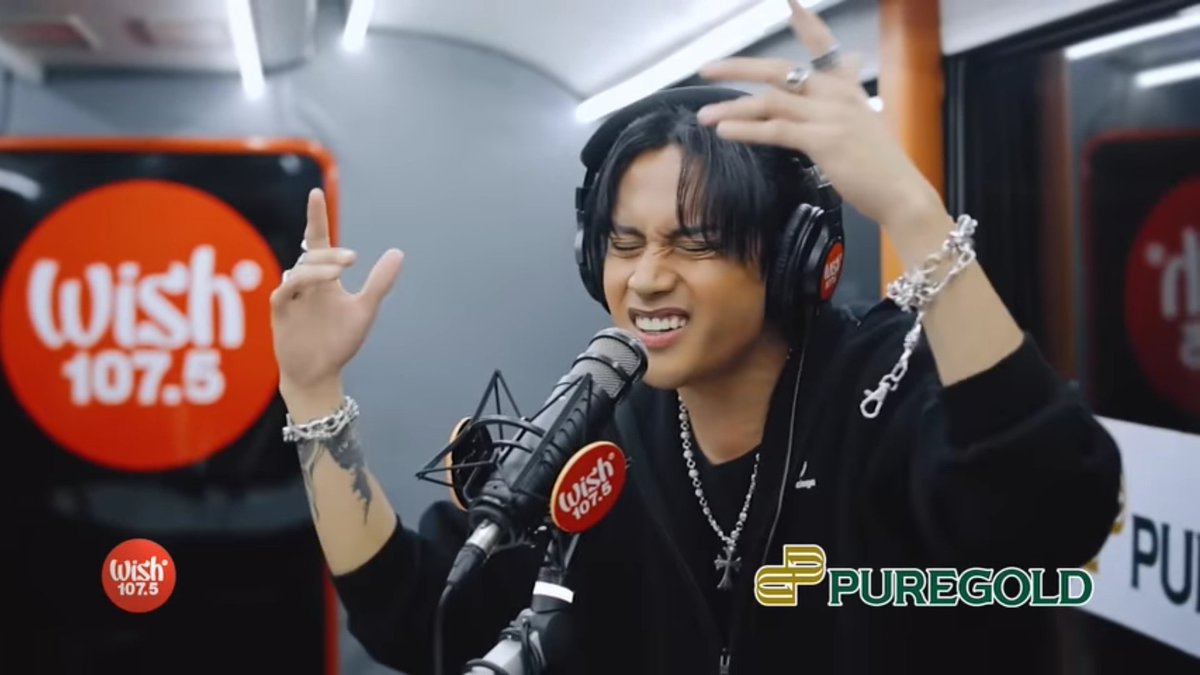 iammertalan's tweet photo. @Puregold_PH @wish1075 𝗢𝗕𝗦𝗖𝗨𝗥𝗘  FELIP FAKE FACES 
😍🥰🐥
Thank you, Tita Ninang!!!💙 https://t.co/DnhipgyAxD