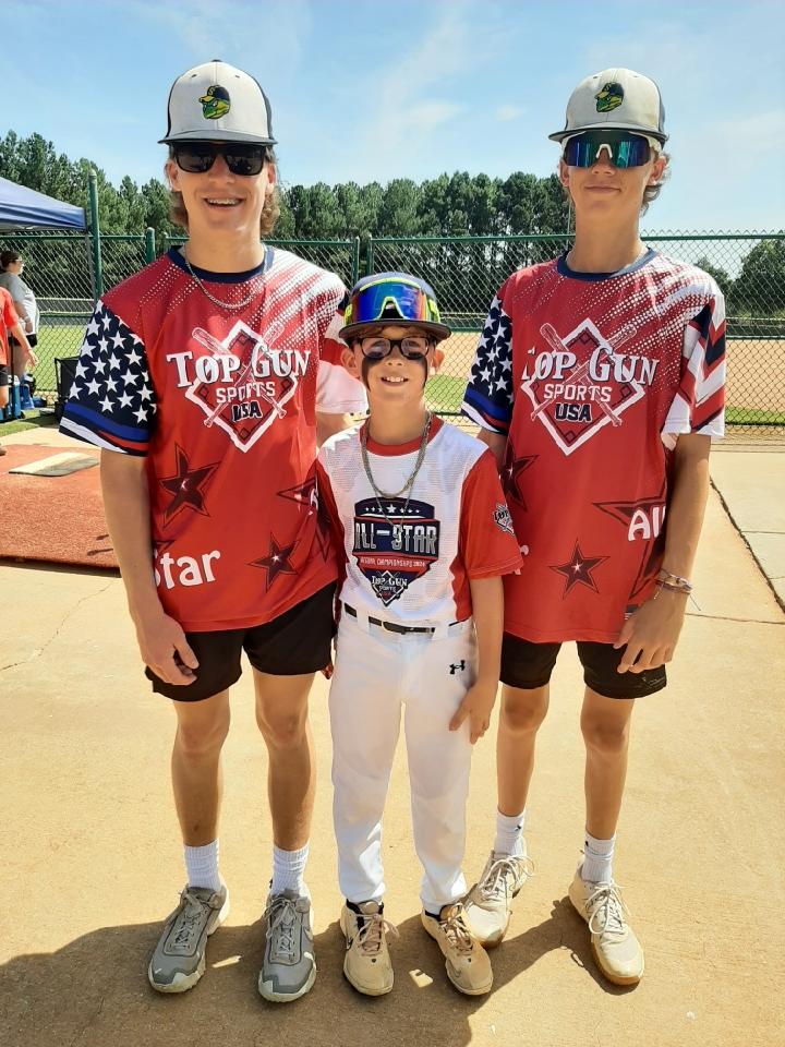 Sliders2028's tweet photo. Coach Copeland and Coach Kidd did awesome jobs as coaches of Team Fried 8U All Stars this past weekend.  Thanks for giving back guys. https://t.co/rtV2A9Cz43