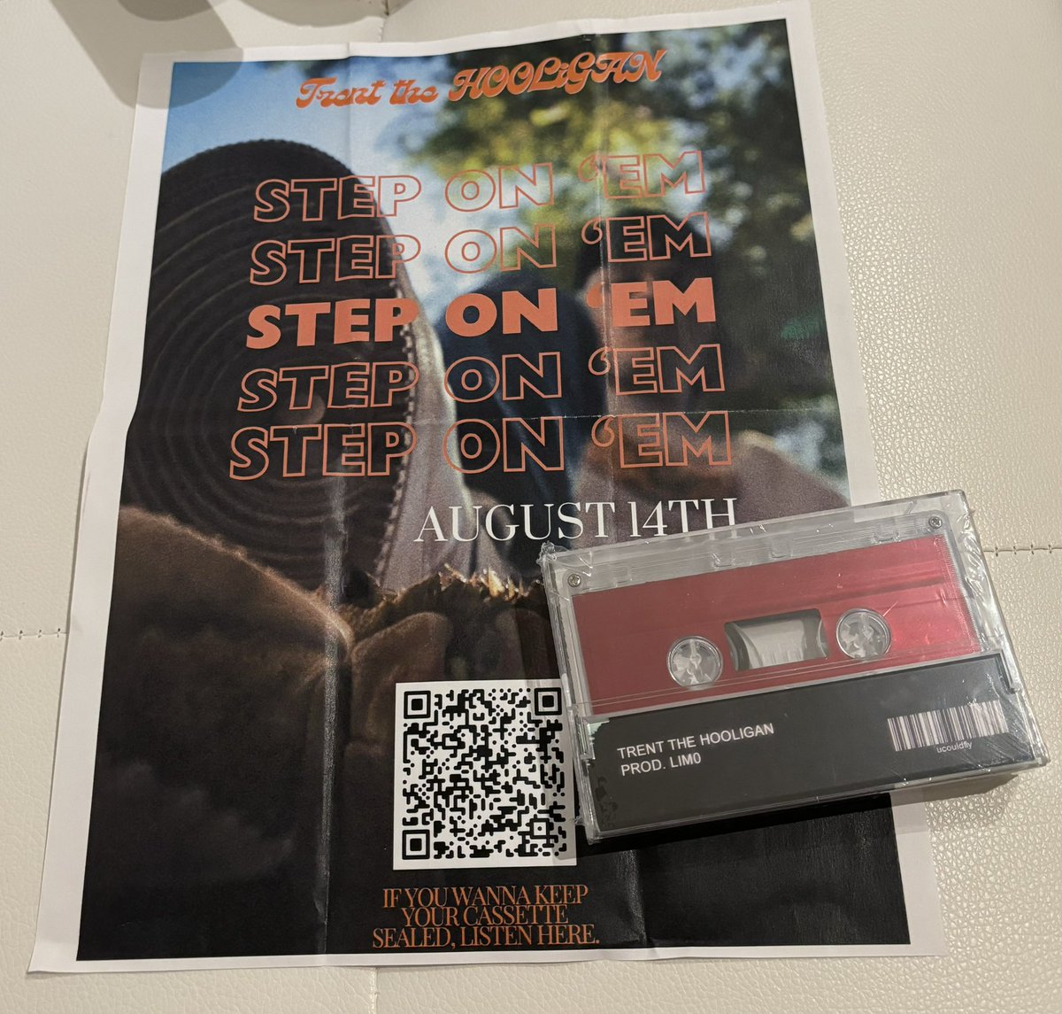 gothamhiphop's tweet photo. Shoutout @TrentsaHOOLiGAN for sending me his latest single, sht slaps 🔥🙏🏼 https://t.co/VmgwXFhrdh