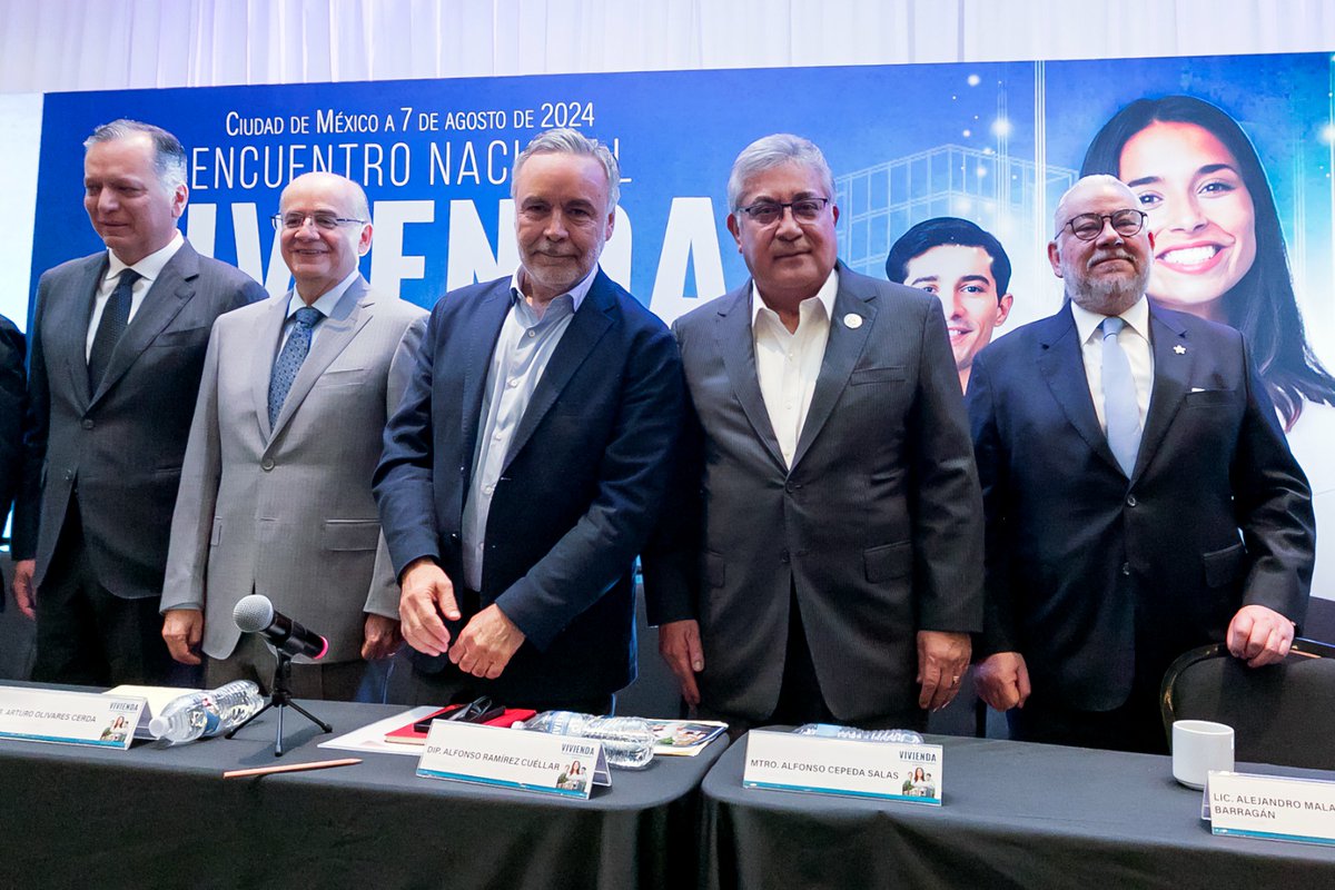 secc11cdmx's tweet photo. #UnoSomosTodos
#TodosSomosUno
El #SNTE también lucha por una vivienda digna para los trabajadores de la educación, afirmó su Srio. Gral., Mtro. Alfonso Cepeda Salas, al inaugurar el Encuentro Nacional “Vivienda, Pilar en la Prosperidad Económica de México”
https://t.co/O2j6EU4Tb5 https://t.co/xUhPZbD1cT