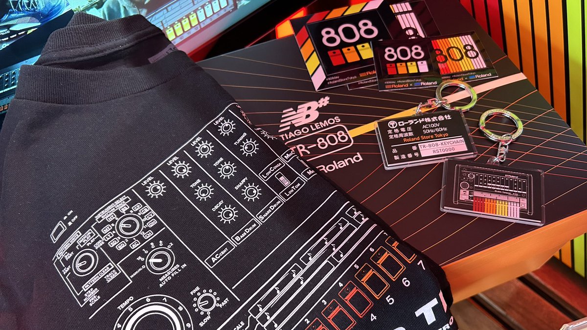 rolandstoretyo's tweet image. 本日から #RolandStoreTokyo にて　#808day スタート！
#newbalance とのコラボスニーカーや、TR-808にちなんだグッズも販売中🌟
数量限定もありますのでお見逃しなく！

#TR808