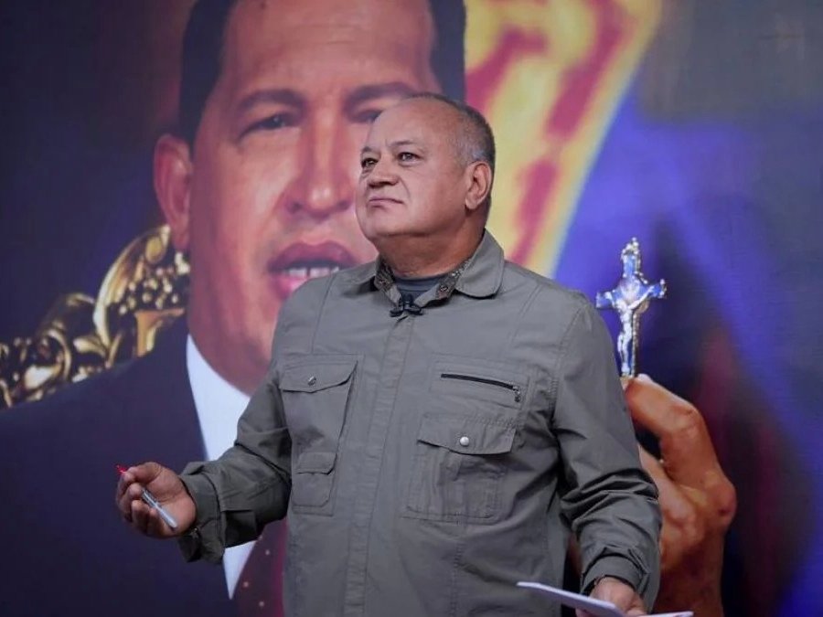 PartidoPSUV's tweet photo. Diosdado Cabello: Nuestra FANB está más unida que nunca
https://t.co/EE7v0CMDcK

#VenezuelaSeRespeta https://t.co/1ujDXIWjN9