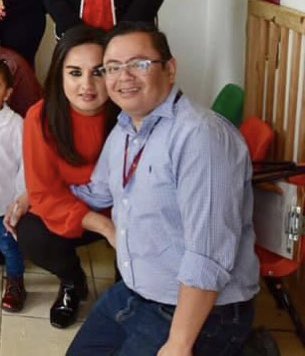 Nezahualcollotl's tweet photo. Marcela, la esposa del nuevo secretario de @FinanzasDGO Franklin, tiene propiedades por doquier, compradas en un lapso de 4 años, la casa  antigua enorme que está en  Independencia entre 20 de nov y negrete (a lado de un centro AA), valuada en 10 mdp. 🧵 https://t.co/ak77TS2rSZ