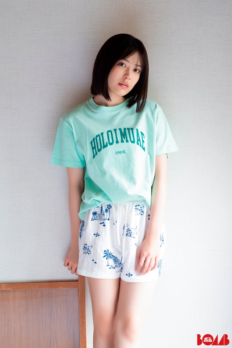 乃木坂46柴田柚菜 「ボム9月号」通常版裏表紙登場📚️✨️ ▫️夏の