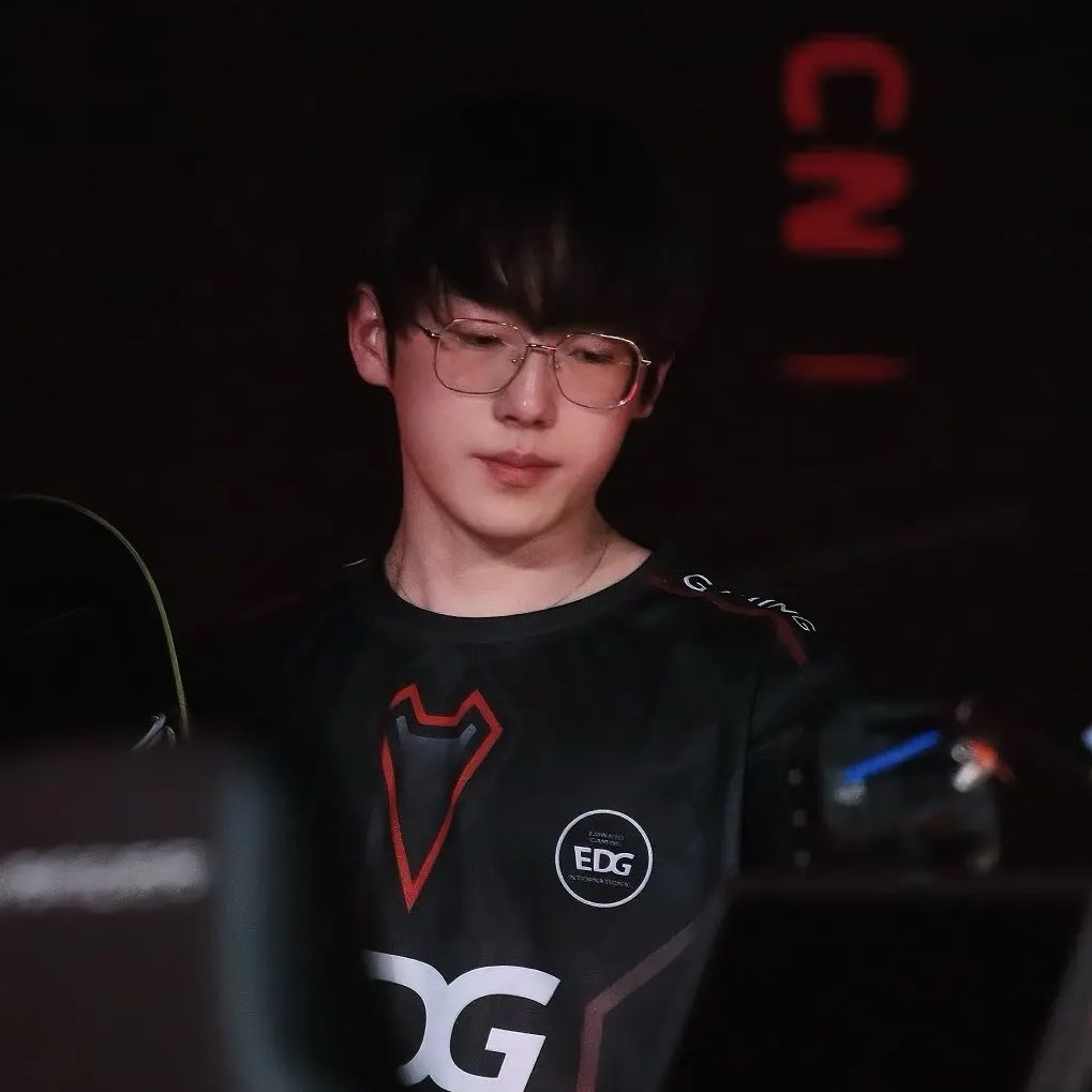 🥀 (slow) tweet media