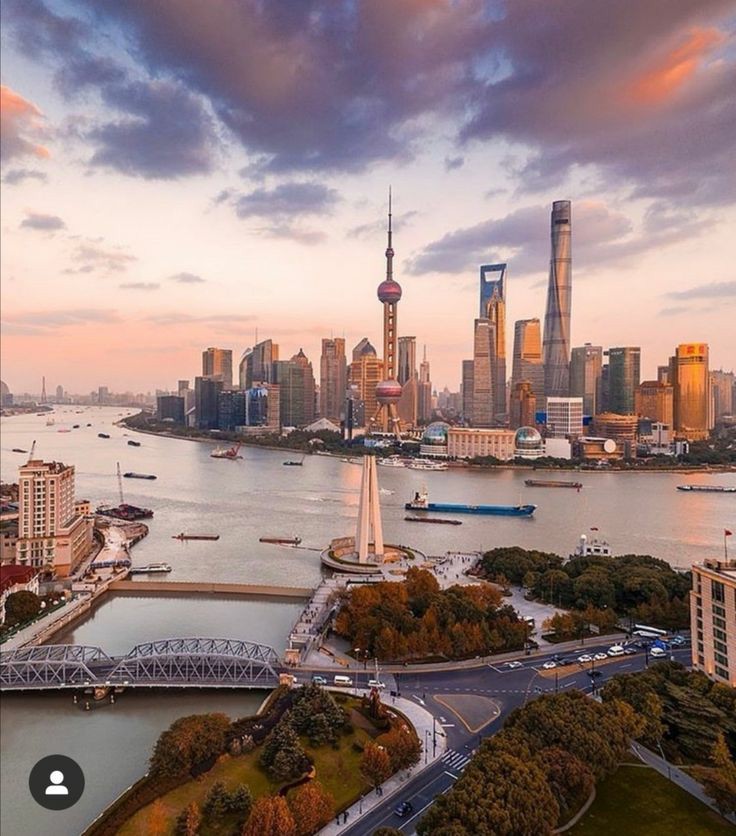 AMERICA अंतरिक्ष को पर्यटन स्थल में तब्दील करने की तैयारी की ओर शोध कर रहा है.

CHINA सुपरपावर बनने के लिए दिन रात मेहनत कर रहा है. 

RUSSIA तेल गैस और अन्य खनिज संपदा पर अपना वर्चस्व कायम करने की ओर बढ़त बना रहा है.

Europe, South Africa, Saudi Arab, UAE, Malaysia, Vietnam,