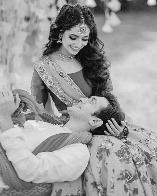 Yaad_e_Jani's tweet photo. ہماری اُداسیوں کے رُخ اوروں سے مختلف ہیں
ہمیں سر رکھنے کو تمہاری گود دستیاب نہیں
#Sairo #Yaad_e_Jani #Urdupoetry https://t.co/Cy95fj3vH1