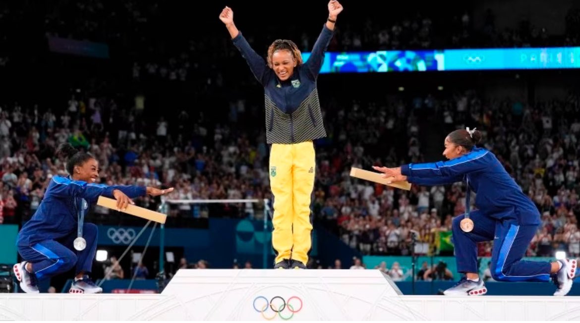 MariahNogy's tweet photo. Nike ad: I’m deceptive, selfish. I have no empathy. I don’t respect you. I have no sense of compassion. 

Actual elite athletes: https://t.co/6c7oZYJfzT