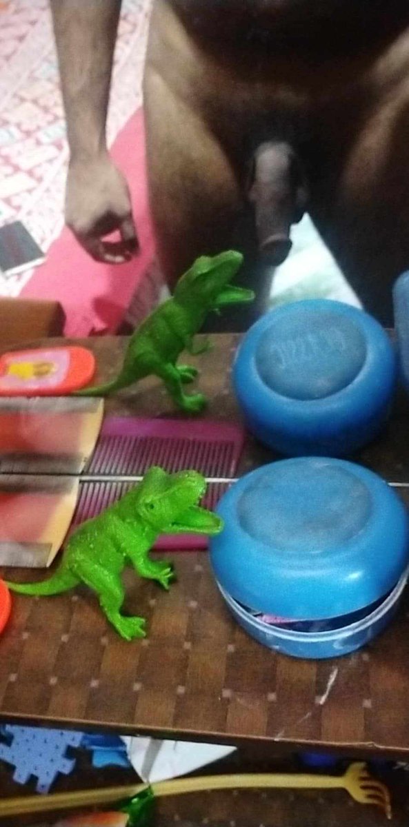 ডাইনোসর কে ধোন চুসালাম