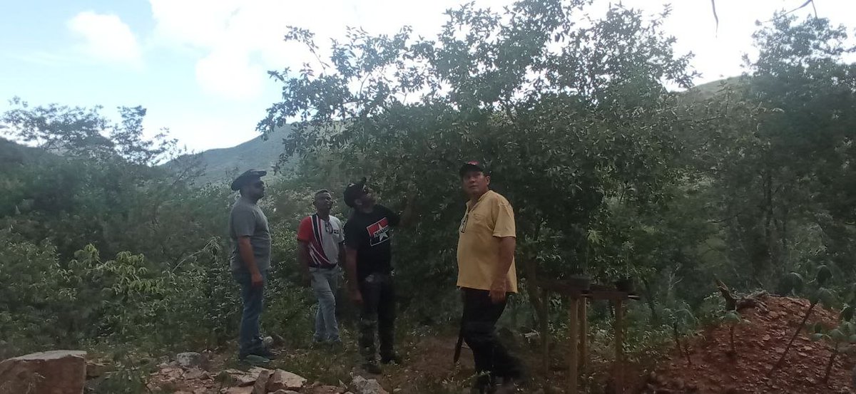 El responsable político del bloque 
<a href="/OrienteMRT_/">Bloque_OrienteMRT</a> <a href="/reneTupamaro/">Kemder Rene Diaz</a>
 vista el patio productivo del camarada Jesús Fernández en la Piedras Del Valle, Municipio como parte de la gira realizada en 
<a href="/NvaEspartaMRT/">TUPAMARO Nueva Esparta</a>

<a href="/WBenavides_MRT/">Williams Benavides</a>