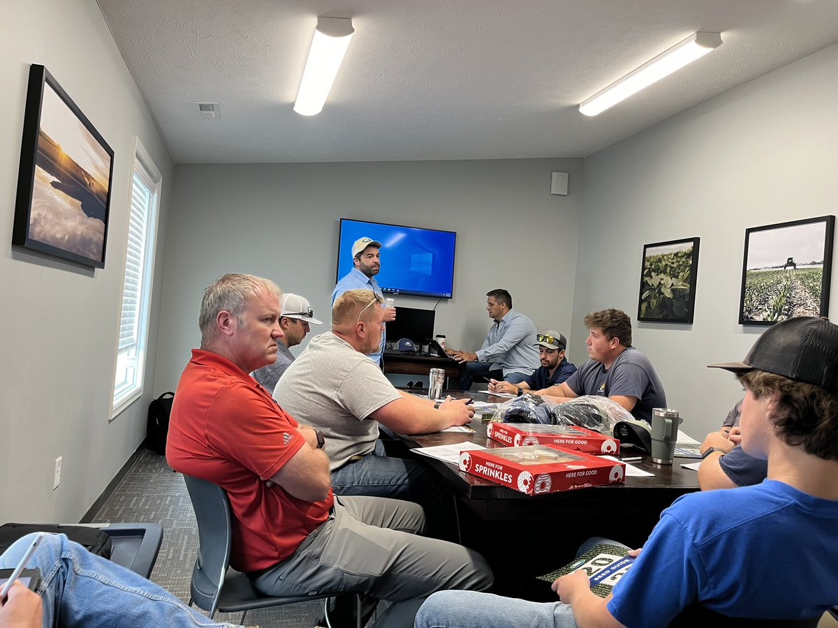 Mike Egger tweet media