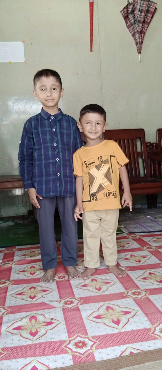 AyubRahman21's tweet photo. While fleeing to Bangladesh to save their lives by crossing the Naf River, Unfortunately the whole family members sank in the Naf River including these Rohingya innocent Children. https://t.co/ofvfmYUzDJ