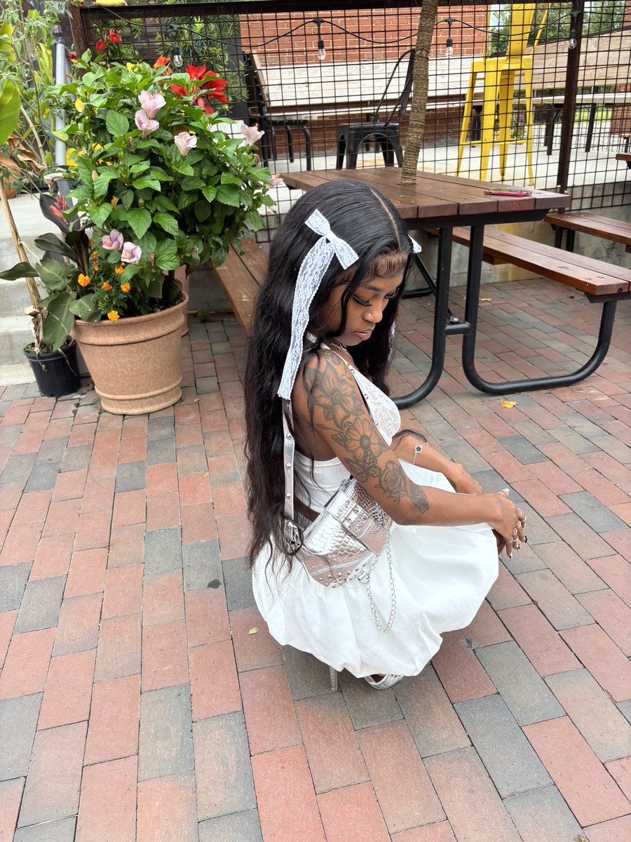nattywitdafatty's tweet photo. What do I get for my birthday 💋#Leoszn https://t.co/Z2vmCdsaRs
