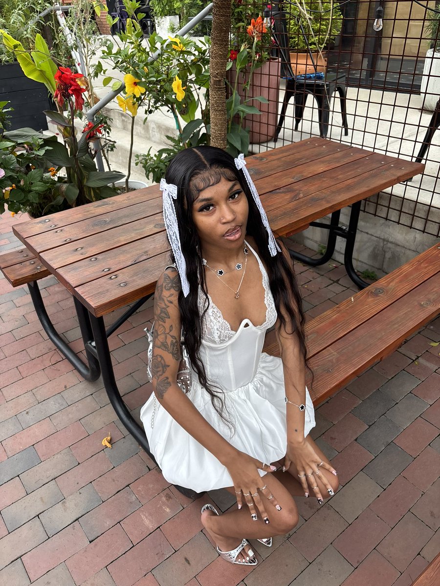 nattywitdafatty's tweet photo. What do I get for my birthday 💋#Leoszn https://t.co/Z2vmCdsaRs