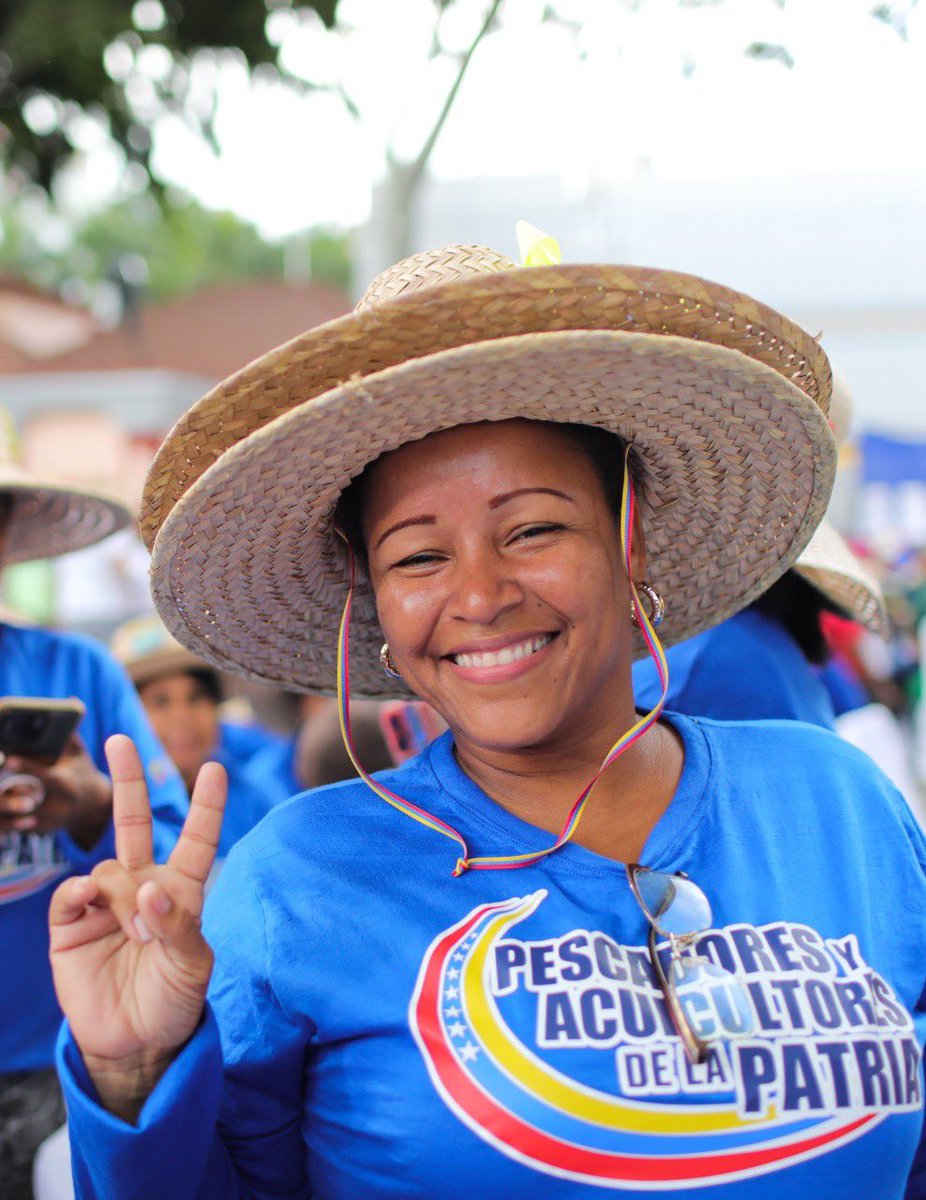 #7Ago El presidente @nicolasmaduro se encontró con la Marcha de las y los Agricultores Urbanos, Productores Campesinos y Pescadores, en defensa de La Paz.