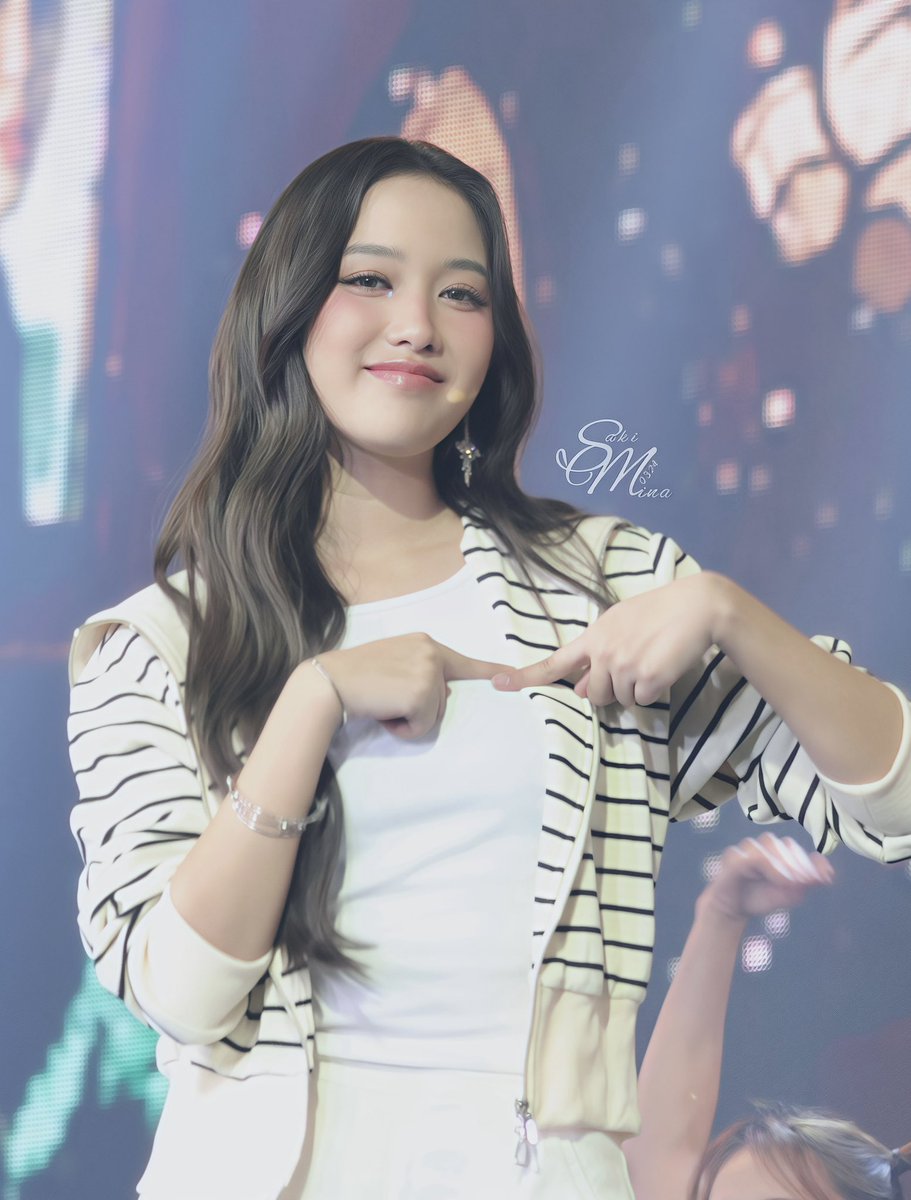 blank_gapfan25's tweet image. みなさんこんにちは！今日はFreenの誕生日って事で、思いっきり祝ってあげましょう💕Freen26歳本当に誕生日おめでとう🎉🎉
あとわざと今日の日付でLIVE STREAMINGだけどチケット購入💕その日もマジで思いっきり祝うよ！
We love you so so much Freen💕🇯🇵
#THEFreenAIRYꕤ #srchafreen #HappyFreenDay