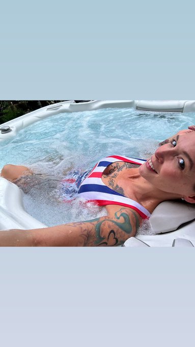 New vids and new pics! #funwildandfree https://t.co/iLrljApXo1 https://t.co/zoRZIp5Gn2 https://t.co/