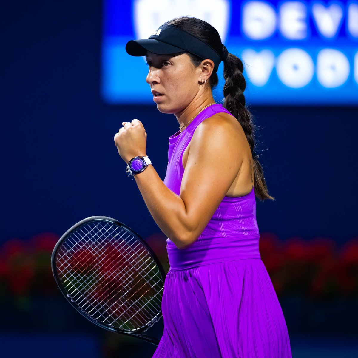 PEGULA IN TWO !

[4] Jessica Pegula 🇺🇸 defeats Karolina Pliskova 🇨🇿 7-5, 6-4 and moves through to the next round in Toronto 🇨🇦.

She will face either Krueger or Fernandez.

#WTA1000 | #NBO24