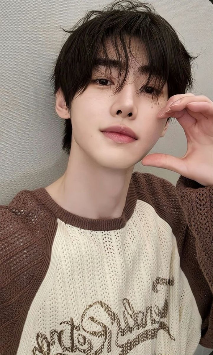 hii! looking for #moots !! not new to #kpoptwt #stantwt 

ʚɞ she/her
✮ ults: atz, zb1, nct, txt, svt, enha
ʚɞ 08’ liner ll eng + esp
✮ any fandom welcome!!
ʚɞ multistan~ looking for friendsෆ

↻ / ♡ to be moots, thank youu!!