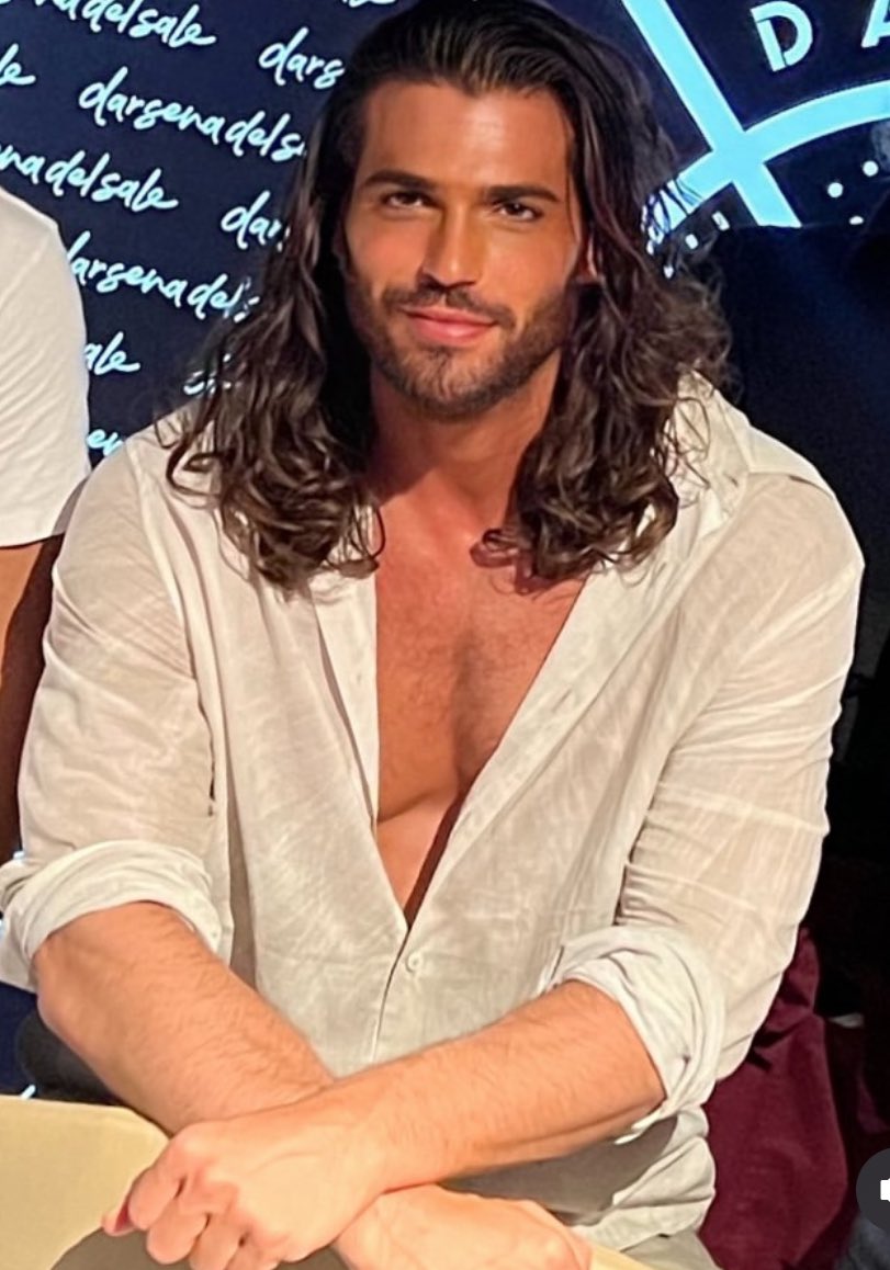 #CanYaman yesterday evening with friends in Darsena Del Sale restaurant and Beauty Spa 

Date:7.8.2024