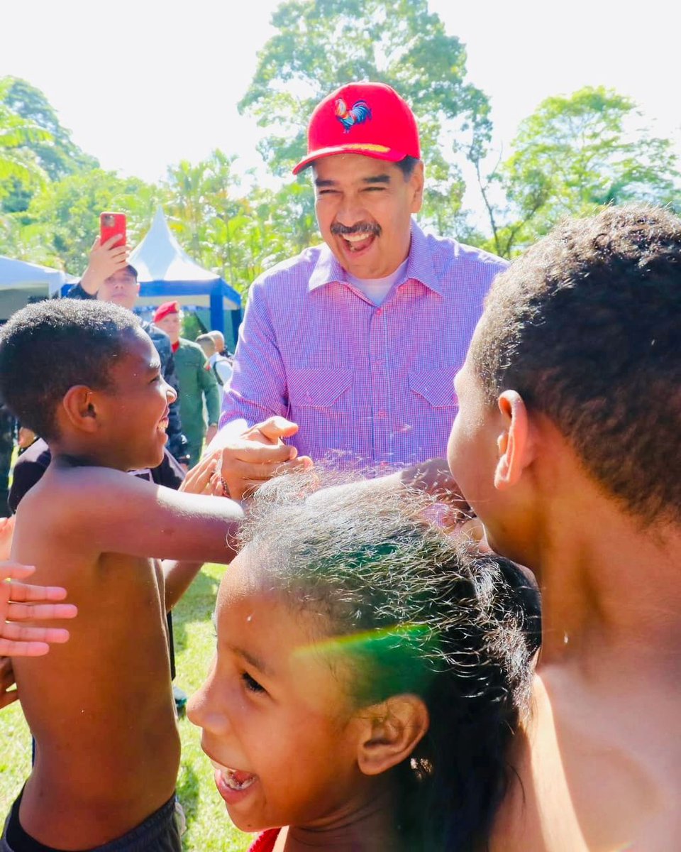 Fundalanavial_'s tweet photo. #07Agos II El Pdte de la República @NicolasMaduro dio inicio al XVI Plan Vacacional Comunitario Mostacho Fest “Nuestra Patria”, con más de 12 mil 500 recreadores y recreadoras que estarán desplegados y a la disposición de 4 mil comunidades.

@GRaulparedes
#DesinstalaElOdio https://t.co/INPMn6p6PB